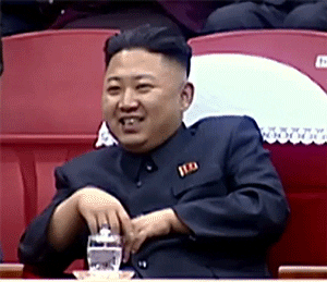  - Corée du Nord menace l'Amérique d'une frappe nucléaire "à tout moment" Giphy