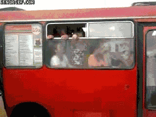 No calorão de Campo Grande, rola até briga para entrar em ônibus com ar condicionado