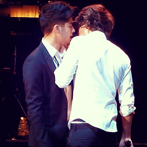 Lip Service Kiss GIFs Find & Share on GIPHY