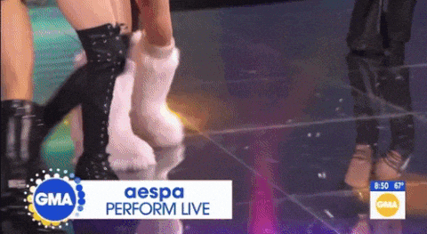 Нетизены обсуждают выступление aespa на шоу «Good Morning America»: «Пели под фонограмму, ошибались, а танец просто бардак...»