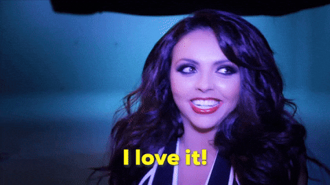 mujer encantada de que la versión Plus de ChatGPT te de acceso anticipado a todas las mejoras.- Blog Hola Telcel