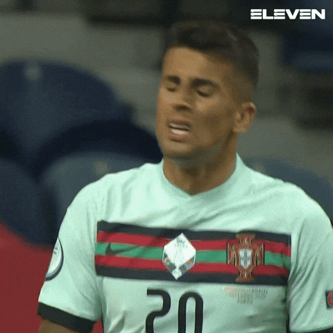 https://media.giphy.com/media/jUudcbZsZ3v8kRyOS3/giphy.gif