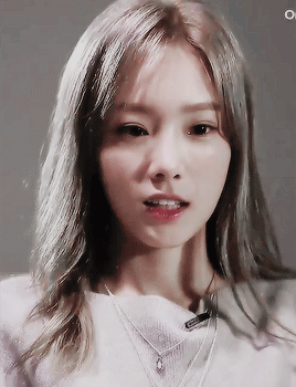 kim taeyeon GIF