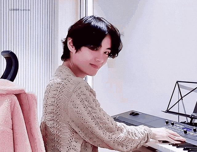 V - Kim Tae-hyung