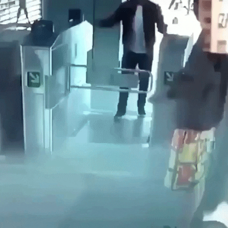 How to walk in style in fail gifs