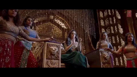 Stree Song Milegi Milegi Rajkummar Rao Shraddha Kapoor - मस्ती और डबल मीनिंग लिरिक्स से मिलकर बना है फिल्म 'स्त्री' का गाना 'मिलेगी मिलेगी' ! - DesiMartini