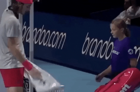 Tennis player behaves rudely with the ball girl