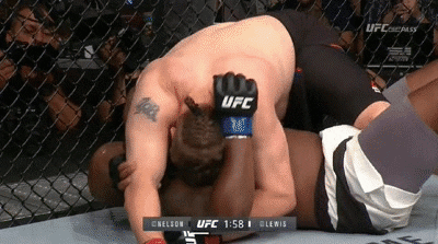 Derrick Lewis escapes from Roy Nelson