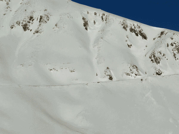 Avalanche Neige GIF by Le Monde.fr - Find & Share on GIPHY