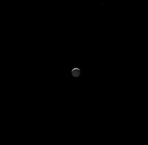 Voici les dernières images envoyées par Cassini Giphy