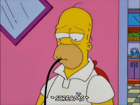 Homer Simpson electrocutándose con un cable que se ha puesto en un ojo por equivocación. 