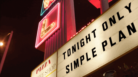 Placa da Banda Simple Plan fazendo um trocadilho para manter seu planejamento simples