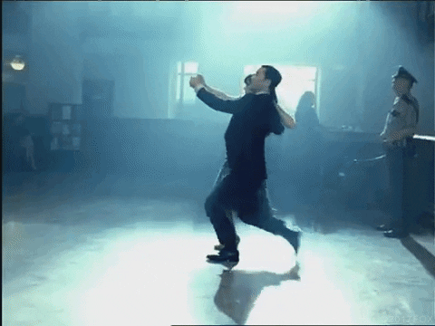 Gif moi qui tu es! - Page 4 Giphy