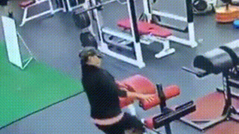Idiot In Gym