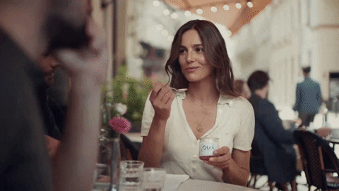 「GIRL IN CAFE GIF」的圖片搜尋結果"