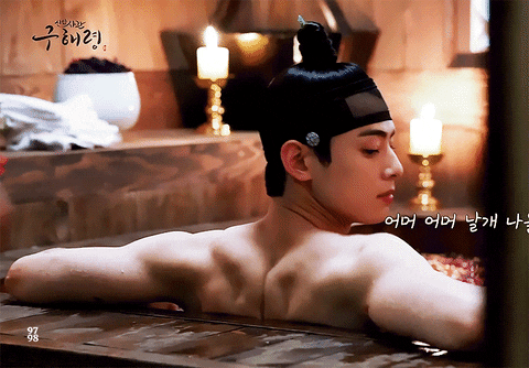 [K-Drama]: Cha Eun Woo Is Shy In Behind Of His Bath Scene For “Rookie Historian Goo Hae Ryung”