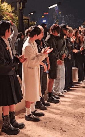 Нетизены раскритиковали наряд Сон Джун Ки на мероприятии Louis Vuitton