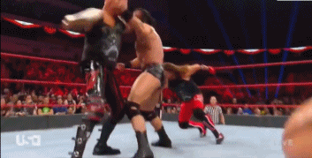 WWE RAW (20 de enero 2020) | Resultados en vivo | Andrade vs. Rey Mysterio en escaleras 20