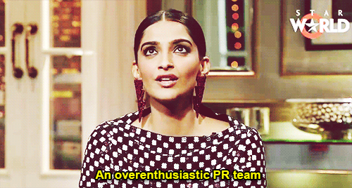 Resultado de imagen de sonam kapoor pr gif
