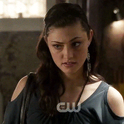 This GIF has everything: phoebe tonkin, the secret circle, tsc, FAYE ...