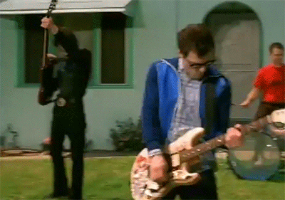 Weezer ya se encuentra trabajando en música nueva 3 giphy