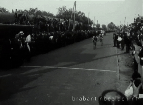 Braspennincx wint het wielerkapioenschap op de weg Valkenburg, 1937