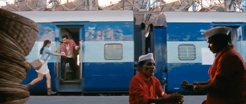5 Times Bollywood Recreated The Iconic DDLJ Train Sequence! 5 Times Bollywood Recreated The Iconic DDLJ Train Sequence!