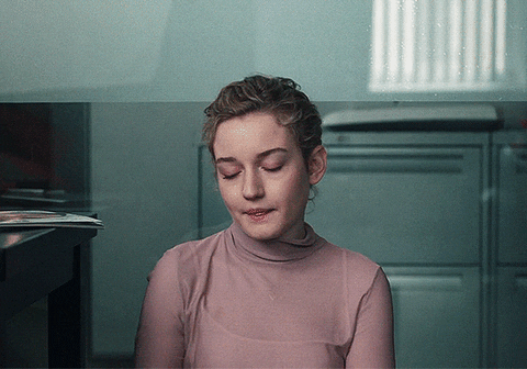 Julia Garner GIF by Filmin - Find & Share on GIPHY