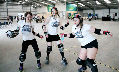 Roller Derby GIF - Find & Share on GIPHY