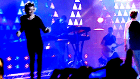 Harry Styles Muffin Gif Find Share On Giphy
