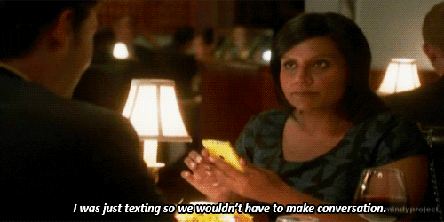 mindy kaling texting the mindy project avoiding