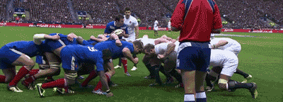  Axé sur la collaboration, on comprend bien le recours au terme anglais "scrum" ou "mêlée", comme au rugby, lorsque l'équipe doit avancer ensemble dans la même direction.