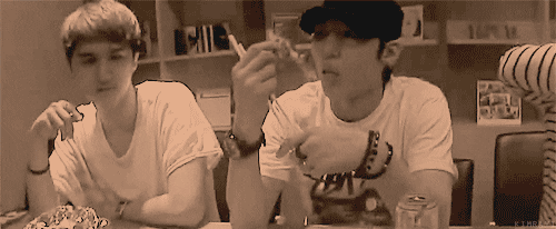 Pizza Eating GIF Find & Share on GIPHY