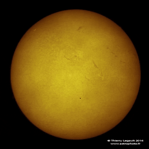 Uncategorized Sun Animated Gif sun front gif find share on giphy gif
