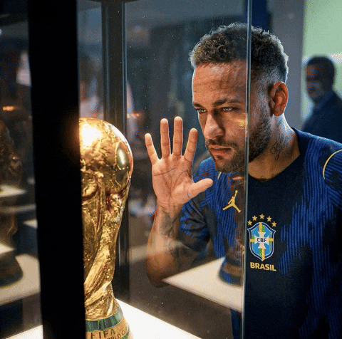 Neymar Watching Cup