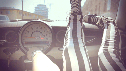 Lo que pasa cuando odias usar tacones - Imagen 5