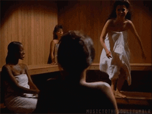 Julia Louis Dreyfus Seinfeld GIF - Find & Share on GIPHY