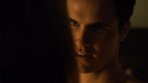 Robbie Amell GIFs - Find & Share on GIPHY