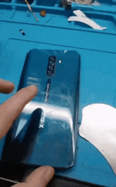 Chinese phones be like in wtf gifs