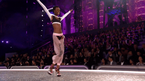 Victoria'S Secret Fashion Show GIF - Find & Share on GIPHY