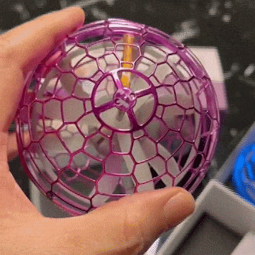 Handgesteuerter Flugball