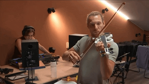 giphy.gif
