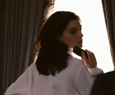 Anne Hathaway GIF - Find & Share on GIPHY