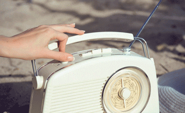vintage radio dior addict