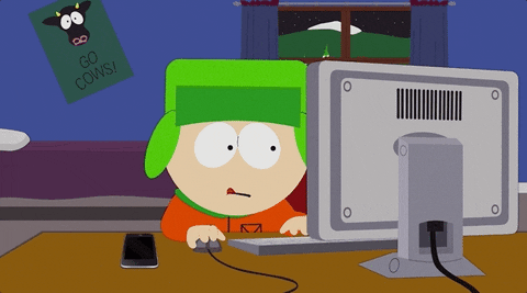 Kyle, do desenho South Park, jogando online em um PC