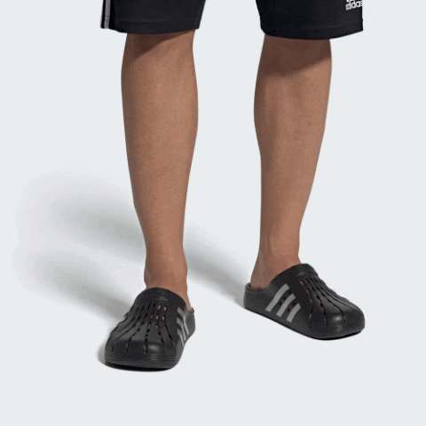 Adidas lança Clogs de borracha inspirado no clássico tênis Superstar. Veja!  | Metrópoles