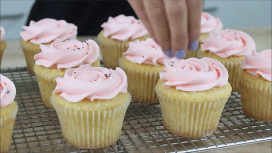 Image result for cupcakes gif