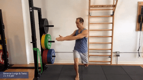 itb syndrome exercise - reverse & lunge twist
