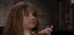 Hermione usando su varita mágica