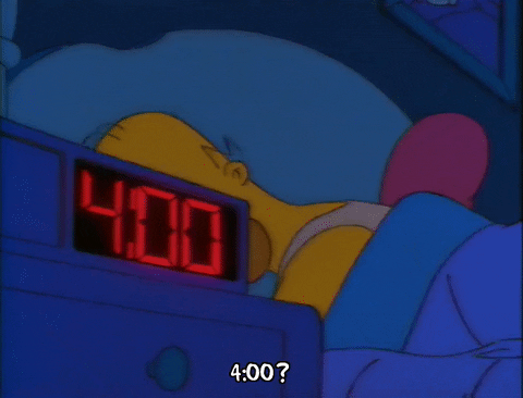 Homero Simpson se despierta a las 4 de la mañana